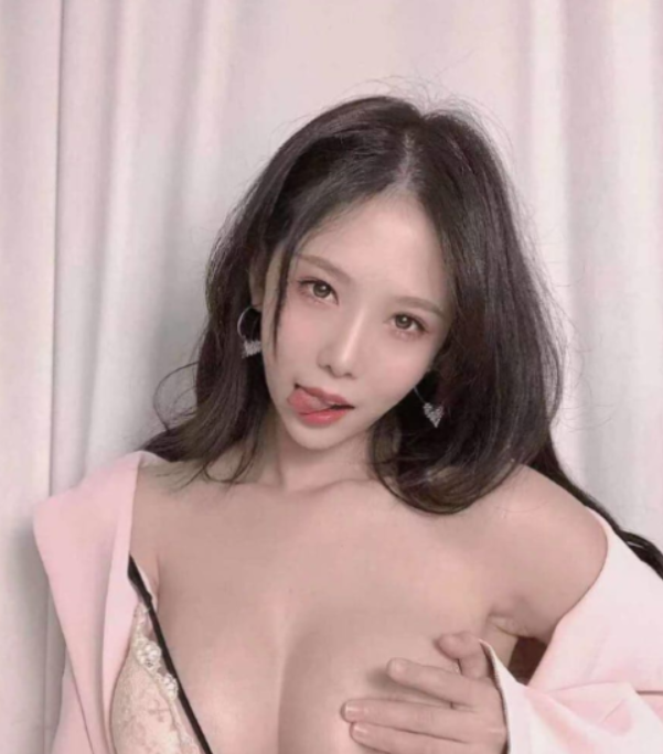 虹口迷人小美女